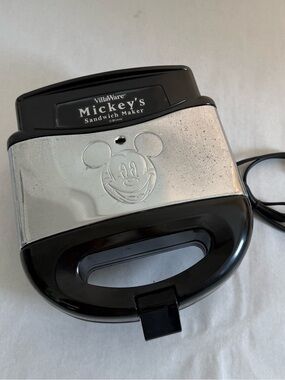 VillaWare Mickey's Sandwich Maker - Black & Silver